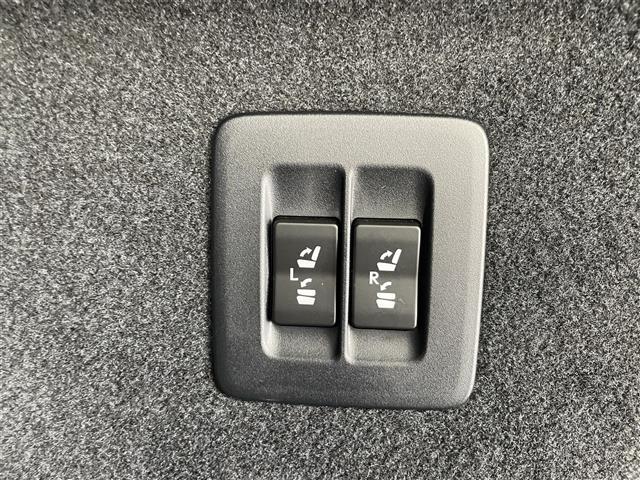 【2列目電動格納】