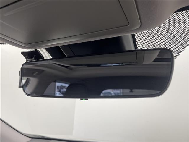 【自動防眩ルームミラー】