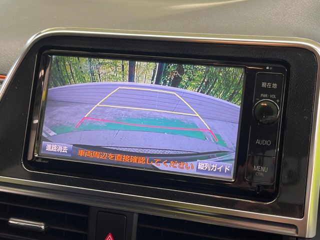 【バックカメラ】駐車時に後方がリアルタイム映像で確認できます。大型商業施設や立体駐車場での駐車時や、夜間のバック時に大活躍！運転スキルに関わらず、今や必須となった装備のひとつです！