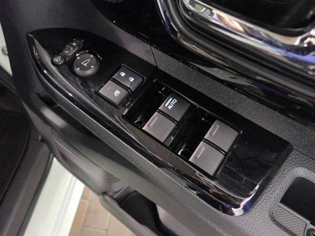 ◆東海地区最大級の展示場に自社整備工場完備で安心♪三重県でホンダ車をお探しならU-Select鈴鹿へご用命ください♪お問い合わせは　TEL　059-378-7717　へお気軽にお問い合わせください◆