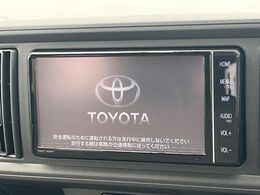 【純正ナビ】人気の純正ナビを装備。オーディオ機能も充実しており、Bluetooth接続すればお持ちのスマホやMP3プレイヤーの音楽を再生可能！毎日の運転がさらに楽しくなります！！