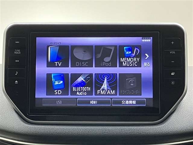 ブルートゥースに接続することにより、スマホに入ったお気に入りの音楽を車内で楽しむことができます♪あると本当に便利な機能になっています！