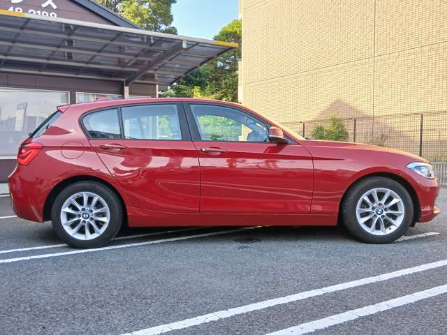 車両販売以外にも整備や車検、鈑金、ドラレコやAftermarketナビ取り付け、ガラスコーティング施工なども専門店ならではの安心価格にて対応可能です。