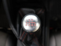 6速MTのお車です♪直感的な操作を楽しむことができます！