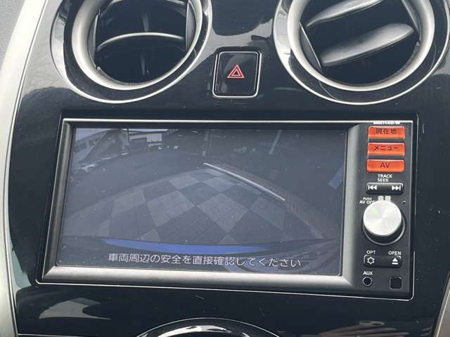 納車前には併設しております整備工場にて法定点検整備を行なってお渡ししております。