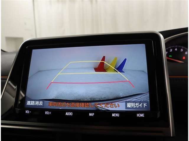 バックガイドモニターで、後方を確認しながら安心して駐車することができます。運転初心者も熟練者も必須の機能ですよ！