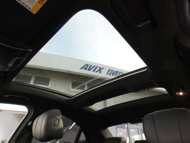 【AVIXIMPORT外環大阪東へようこそ】この度は弊社人気車両をご覧頂き誠に有難う御座います！当店は高品質！低価格！車両装備！3拍子揃った車種をご用意してます！