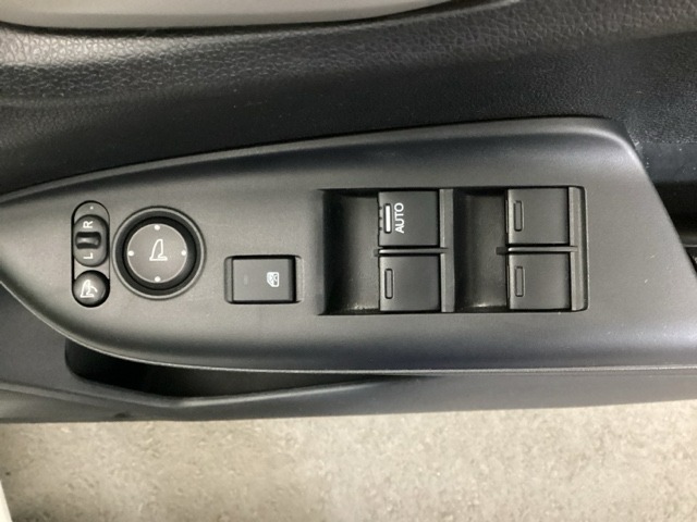 ドアスイッチもシンプルで、使いやすさを考え設計されています。