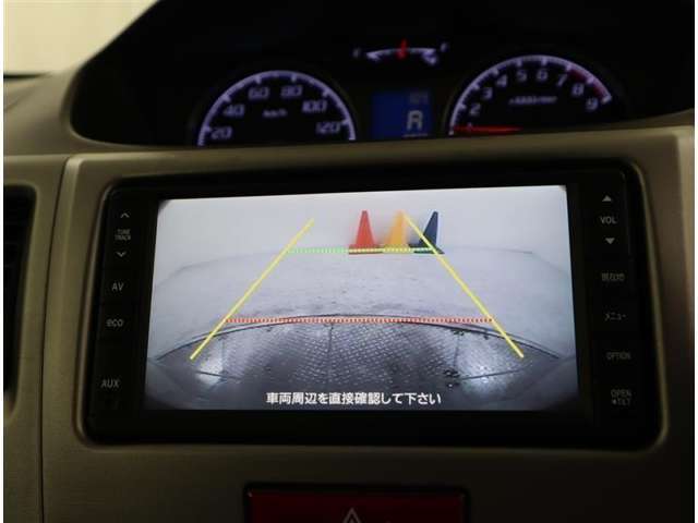バックモニター付きなので、駐車の際も安心です。