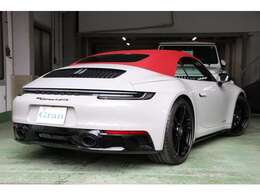 新車時OP　レザーインテリア・ポルシェロゴ＆リアモデルバッジハイグロスブラック・レザーインテリア・スポーツシート14way・シートベンチレーション・エクステリアPKGハイグロスブラック塗装