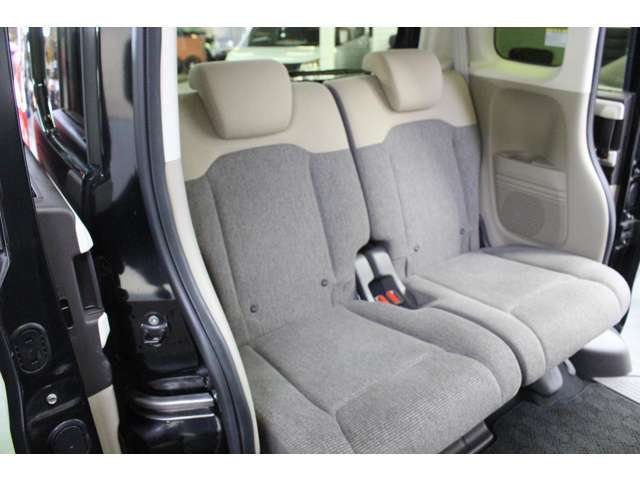 内装ももちろん、当社のお車は全て納車前にキレイにクリーニングさせて頂きます☆お車に快適にお乗り頂けるように、弊社スタッフが真心込めてクリーニングいたします☆★