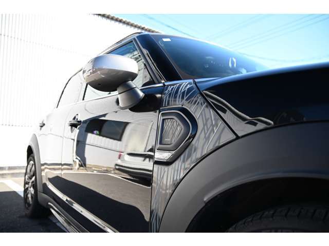 ボディカラーやグレード、お好みで簡単に交換できるのが、NEW　MINIの良いところ！オプションでいろいろなカラーや柄がお選びいただけて、オリジナリティーを追求できるのも魅力の一つです！