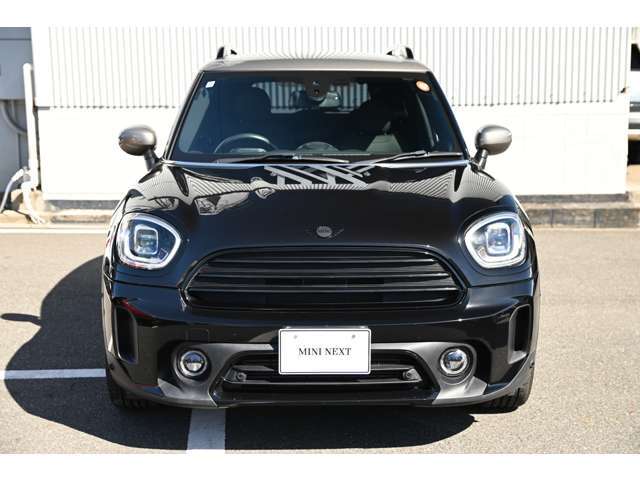 MINIの中では大きいサイズですが運転してみるとかなり運転がしやすく女性の方でも問題ございません。