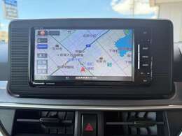 SDナビ　フルセグTV　Bluetooth　SD再生　DVD再生　CD再生　音楽録音（ストラーダ）