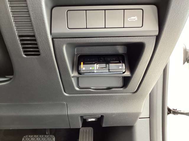 ドライブレコーダーも装備しておりますので、万が一の際にも安心です。別途マイクロSDカードのご用意が必要です。