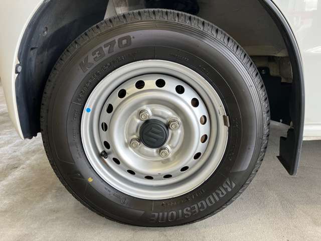 【　タイヤ新品　】タイヤ4本新品交換済みですので後々掛かる費用が抑えられますね♪