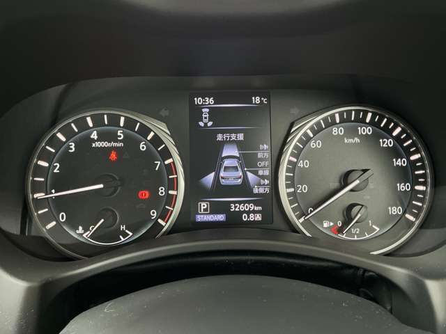 アドバンスドドライブアシストディスプレイ走行状態や車両の情報などを、美しいグラフィックスで表示。