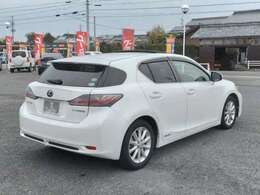 後席プライバシーガラス装備！