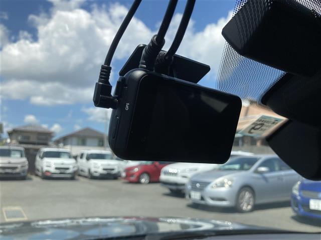 LIBERALAの全国在庫の中から厳選したお車をご提案！お近くの店舗でのご納車可能！その品揃えと品質に驚くこと間違い無し！