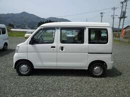 4WD、オートマ、ハイルーフ、エアコン、パワステ、ETC、集中ドアロック！ご来店の際は、在庫確認の上お越しくださいますようお願いします。