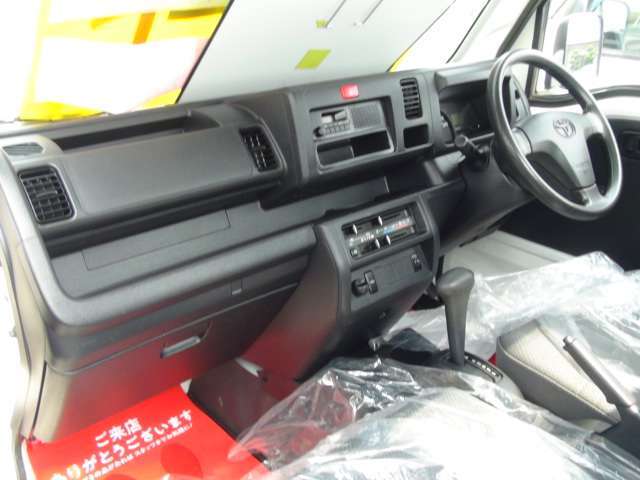 4WD、オートマチック、エアコン、パワステ付き！！
