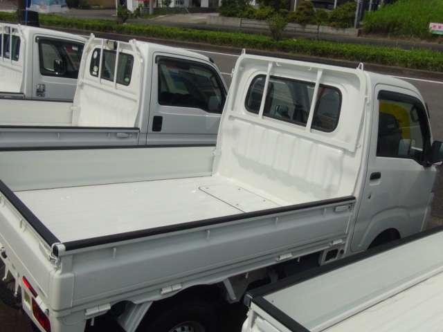 4WD、オートマチック、エアコン、パワステ付き！！