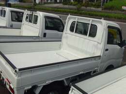 4WD、オートマチック、エアコン、パワステ付き！！