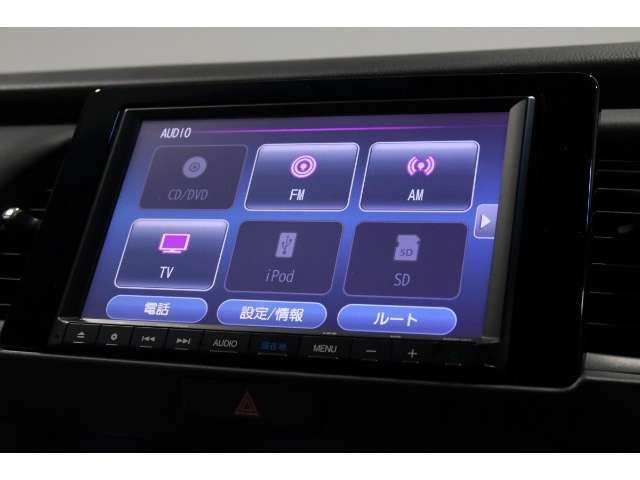 ナビゲーション(VXM-215VFEi)ももちろん装備☆多彩な機能で快適ドライブをアシスト☆オーディオ機能も充実していますね☆