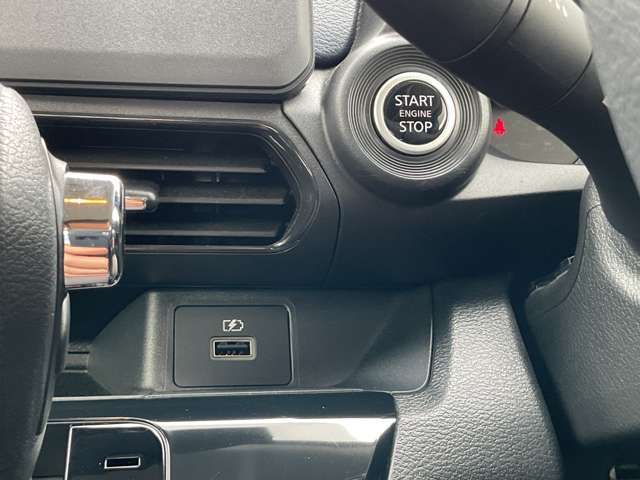 [USBソケット]今や必需品のUSB！！お出かけの際には大活躍間違いなし！！！