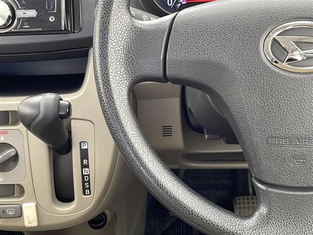 【ハンドル】『ハンドル/ステアリング』の画像になります。写真の内容に関してご不明点、ご質問等がございましたらお気軽にガリバー店舗までお問い合わせください。