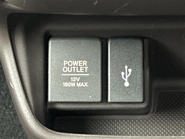 【衝突軽減ブレーキ】衝突するおそれが高い場合、音と光で注意して強いブレーキングを行い、衝突回避・被害軽減を支援します。機能には限界があるためご注意ください。