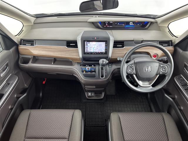 【インパネ全体】全方位で視界が広く、高い目線で運転もしやすいです！