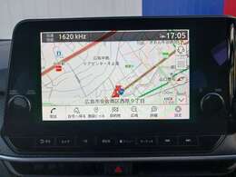 ナビ付いています！遠方に旅行する時には本当に重宝します♪今やメモリーナビ主流ですよ♪メモリーナビの利点はデータの読み書きのスピードが速くレスポンスがいいことです。