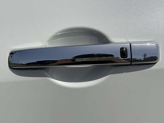 納車前の整備もしっかりさせて頂きます。もちろんアフターサービスもお任せ下さい！オプション品や中古パーツなどご要望ございましたらお気軽にお問い合わせ下さい！リーズナブルな価格でご対応させていただきます