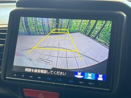 【バックカメラ】駐車時に後方がリアルタイム映像で確認できます。大型商業施設や立体駐車場での駐車時や、夜間のバック時に大活躍！運転スキルに関わらず、今や必須となった装備のひとつです！