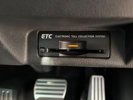【ETC】高速道路の料金所をストレスなく通過！話題のスポットやサービスエリアに多い「スマートIC」利用時は必須のアイテムです。当店でセットアップを実施、ご納車当日からすぐにご利用いただけます！