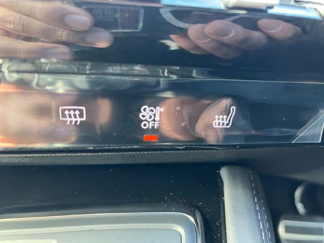 高年式のお車を取り扱っておりますので、メーカー保証期間内の車両が多数ございます！メーカー保証が切れている車両も、別途保証をご案内いたしますので、ご相談ください。