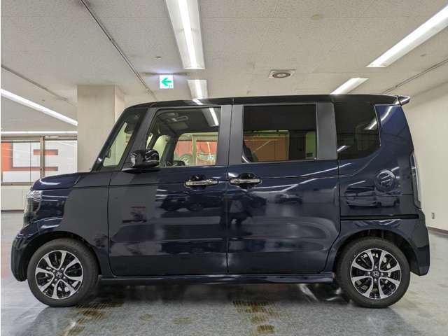 アフターサービスも安心！！ 自社整備工場・自社鈑金工場・積載車を完備しておりますので、お客様のご購入後も手厚くサポートいたします！！