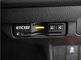 ◆ETC2.0装着◆進化したドライブ体験。料金収受システムだけだったETCが生まれ変わって、高速道路を賢く使うETC2.0に進化しました。多彩な情報サービスが便利で快適なドライブ体験を提供します。
