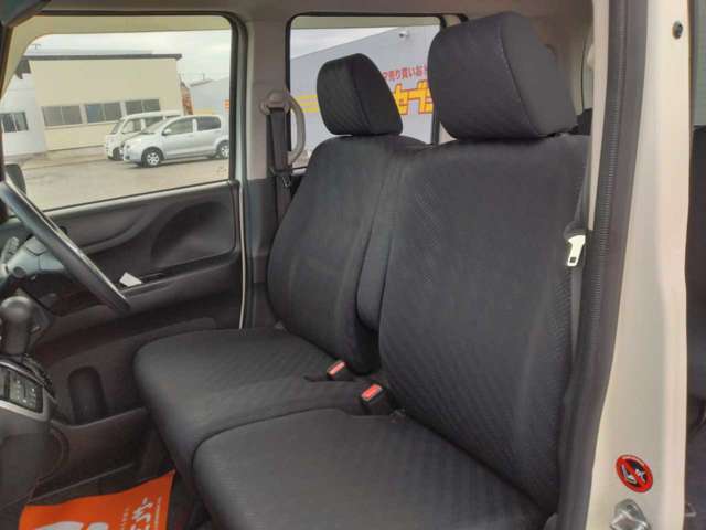 ベンチシートなので狭い駐車場でも乗り降り安心！