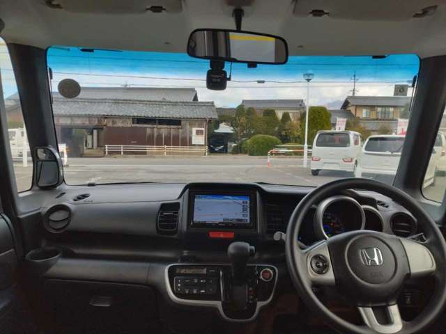 広々とした運転席です！