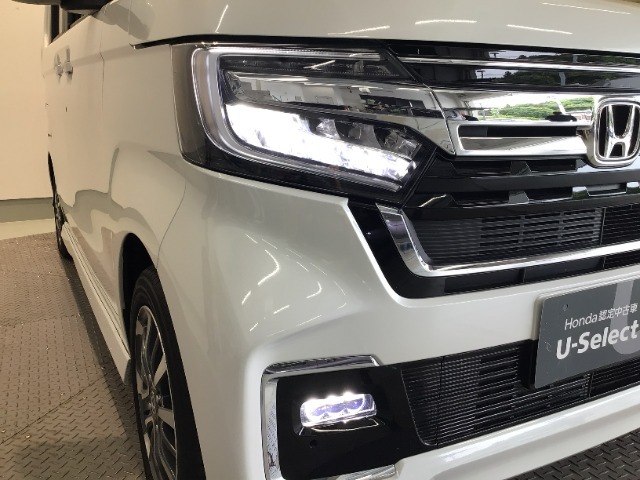 【LEDヘッドライト】ディスチャージヘッドライト（HID）と同等の明るさで、夜道や雨天走行が明るく視界良好！！　フォグライトも装備で、安心感さらにUPです♪安心ドライブを楽しんで下さい♪