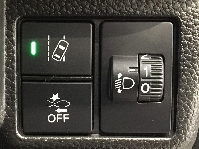 ホンダが推し進める総合先進安全装備のセンシング搭載！　衝突や斜線はみだしなどの危険が予測される時、センサーが警告。ヒューマンエラーを高度先進技術が補完してくれます。