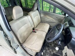 運転席シート廻りは使用感も少なく、良好な状態となっています。丁寧に使われていたことがよくわかりますね。
