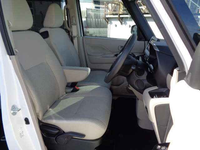 シートの高さ調整ができるシートアジャスター