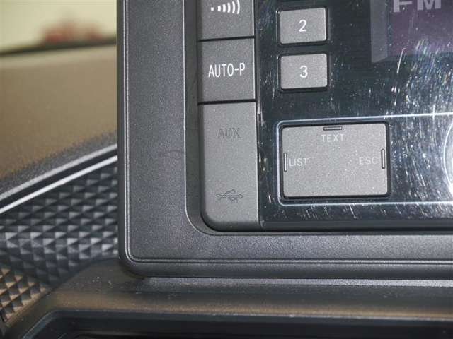 AUX/USB端子