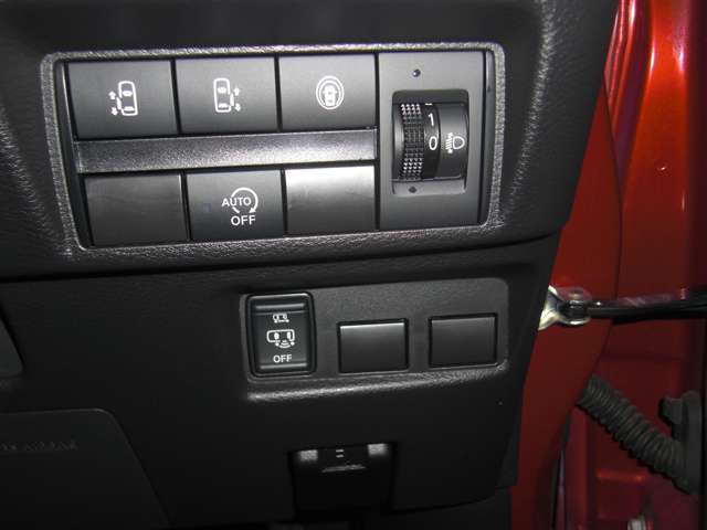 インパネ下各種スイッチ類