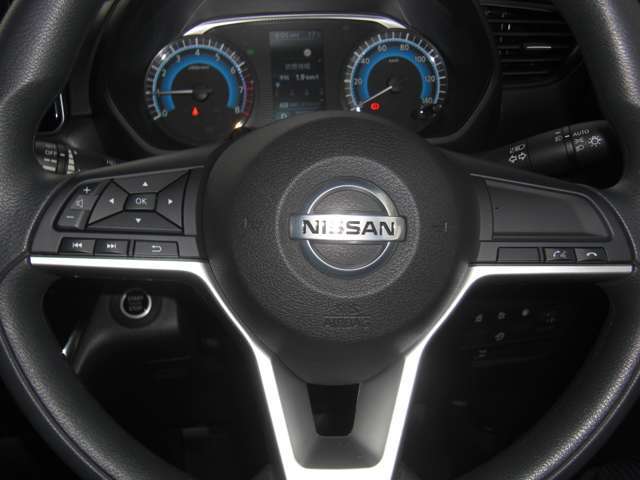 オーディオ操作用ステアリングスイッチ