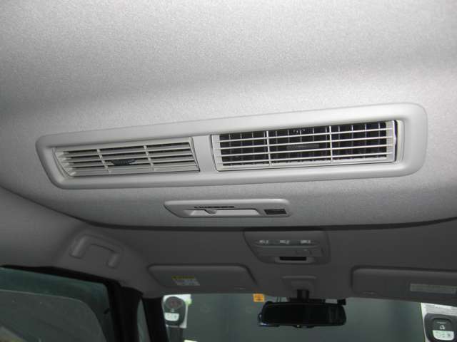 後部座席サーキュレーター吹き出し口の画像です。