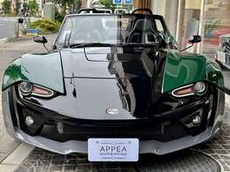イギリスの新興メーカー『ゼノス』が製造するスポーツカー『E10』◎軽量複合素材のドライカーボンボディーにインボード式フロントサスペンションなど“ほぼレーシングカー”の趣を持つ一台！車重は僅か700K◎